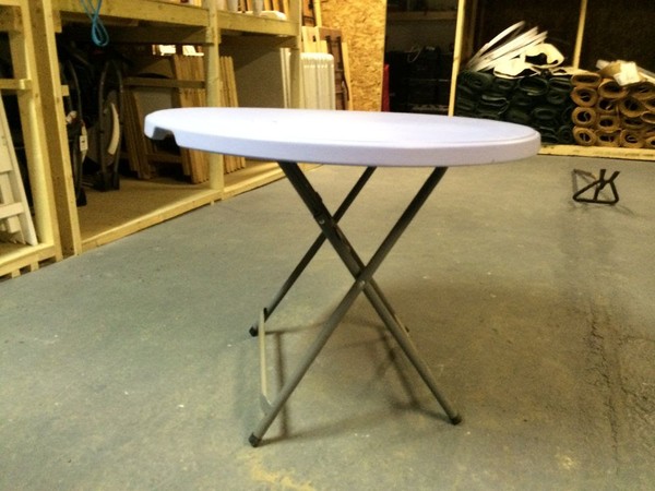 Secondhand Chairs and Tables | Round Tables with Folding Legs | 3ft
