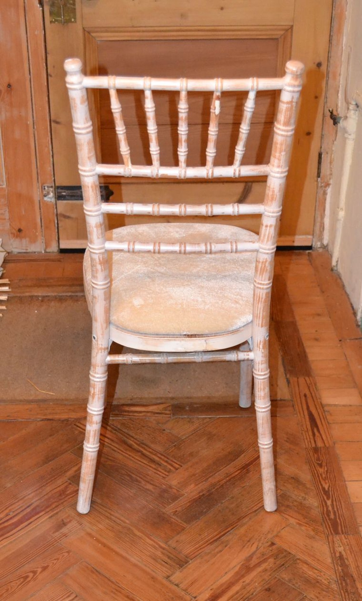 Secondhand Chairs and Tables Chiavari and Camelot Banqueting Chairs