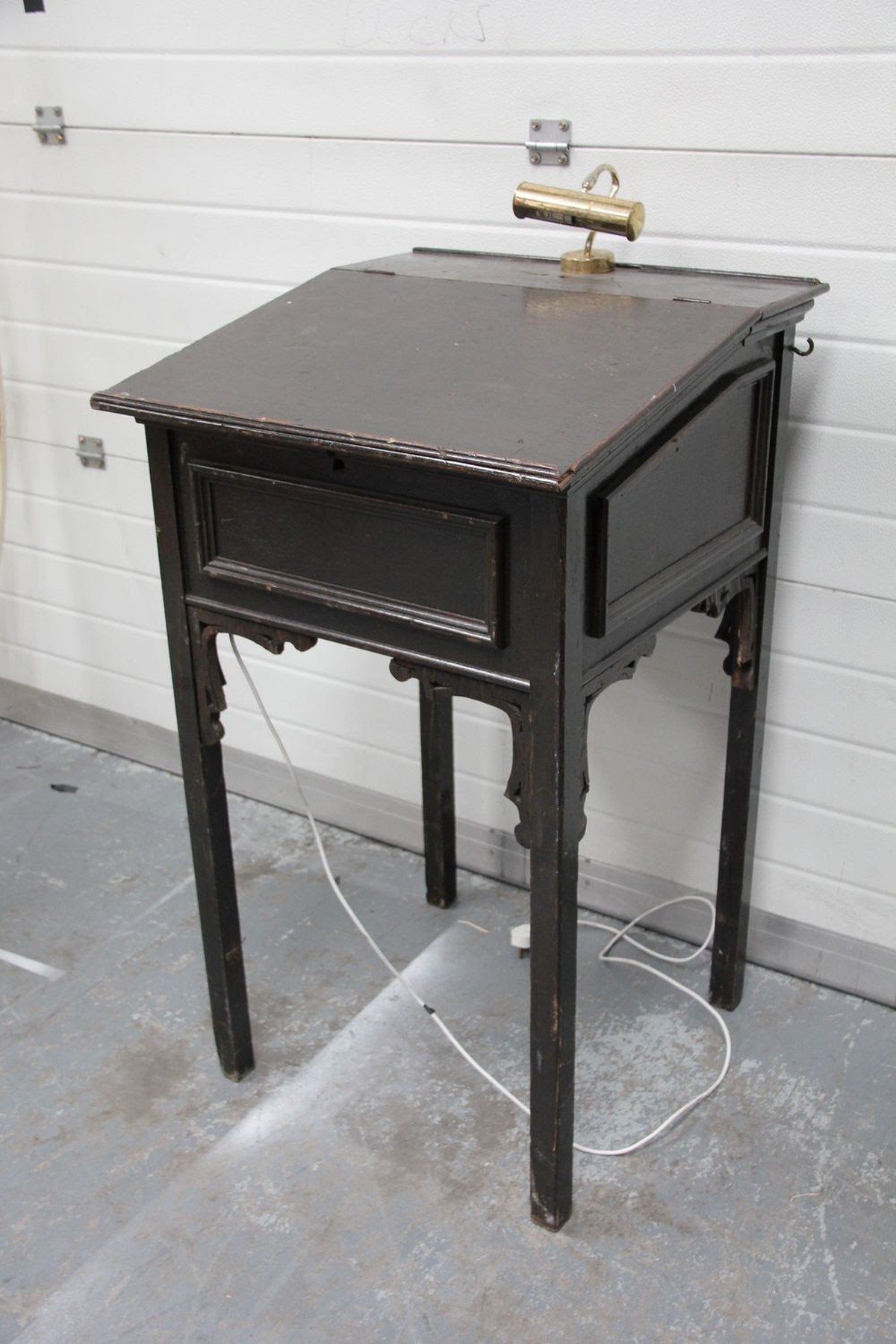 Secondhand Exhibition And Display Equipment Lecterns