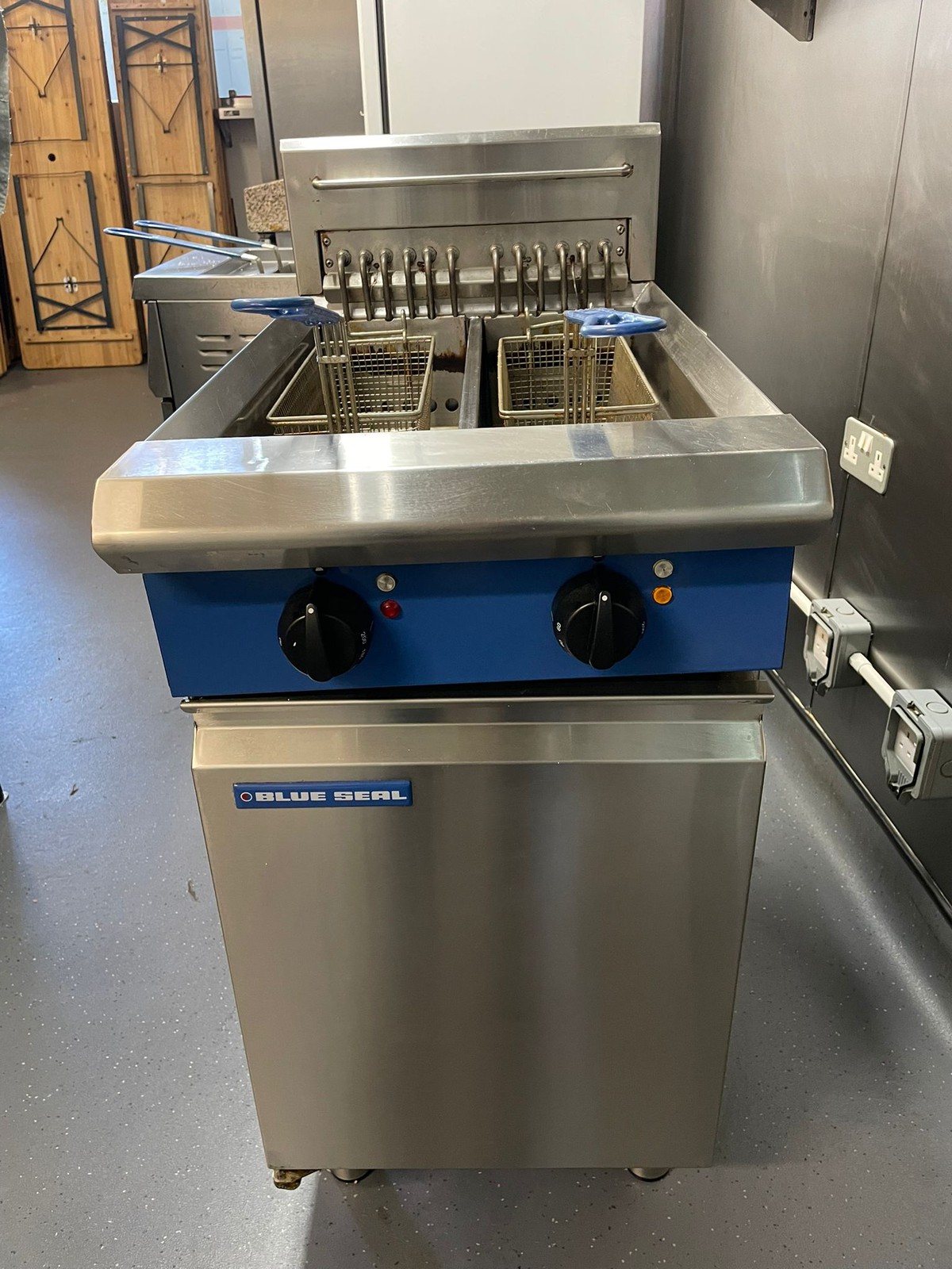 Secondhand Catering Equipment Electric Fryers Blue Seal Electric