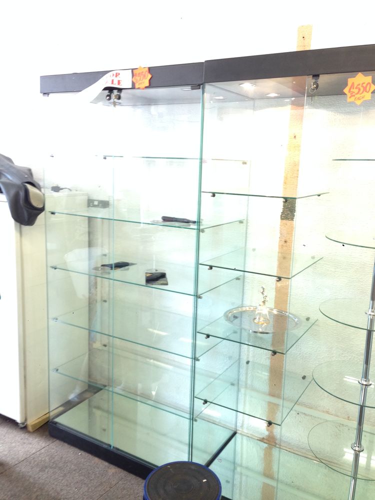 Secondhand Shop Equipment Shop Display Cases Illuminated Glass