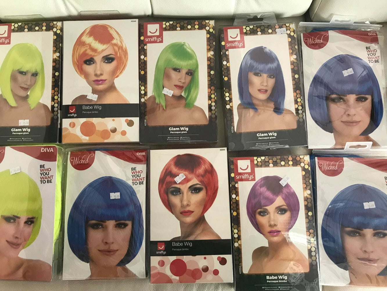 short coloured wigs