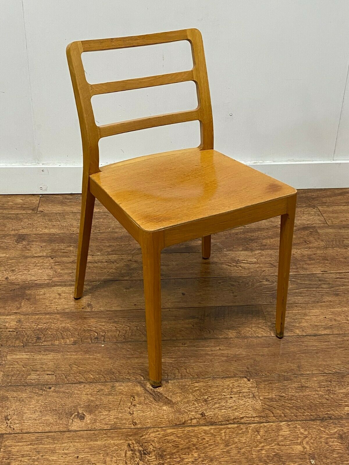 85x Barnstorming Bargain Commercial Grade Wooden Side Chairs Nottinghamshire 85x Barnstorming Bargain Commercial Grade Wooden Side Chairs Nottinghamshire