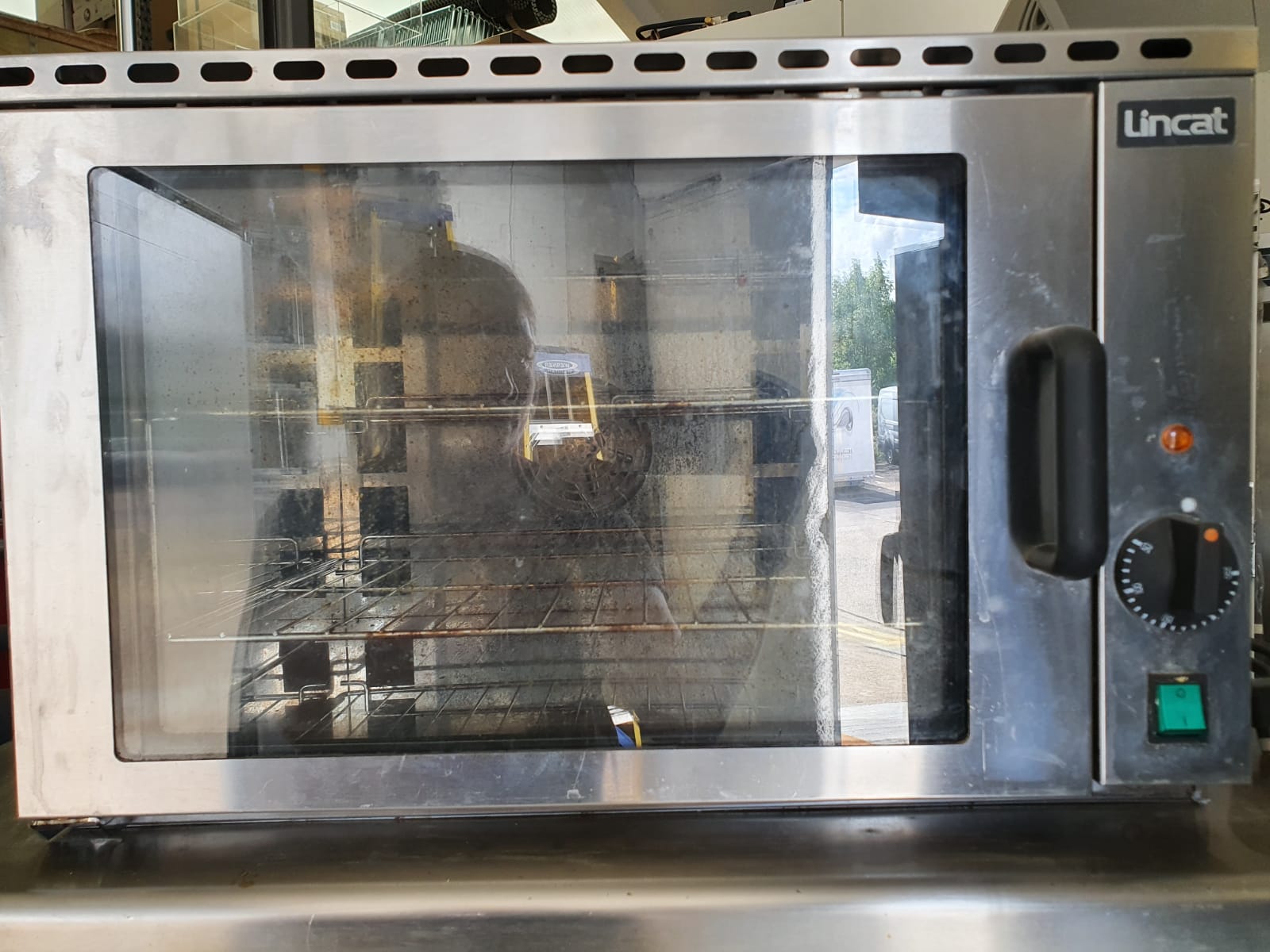 Lincat Convection Oven Eco8 Cc818 Buy Online At Nisbets