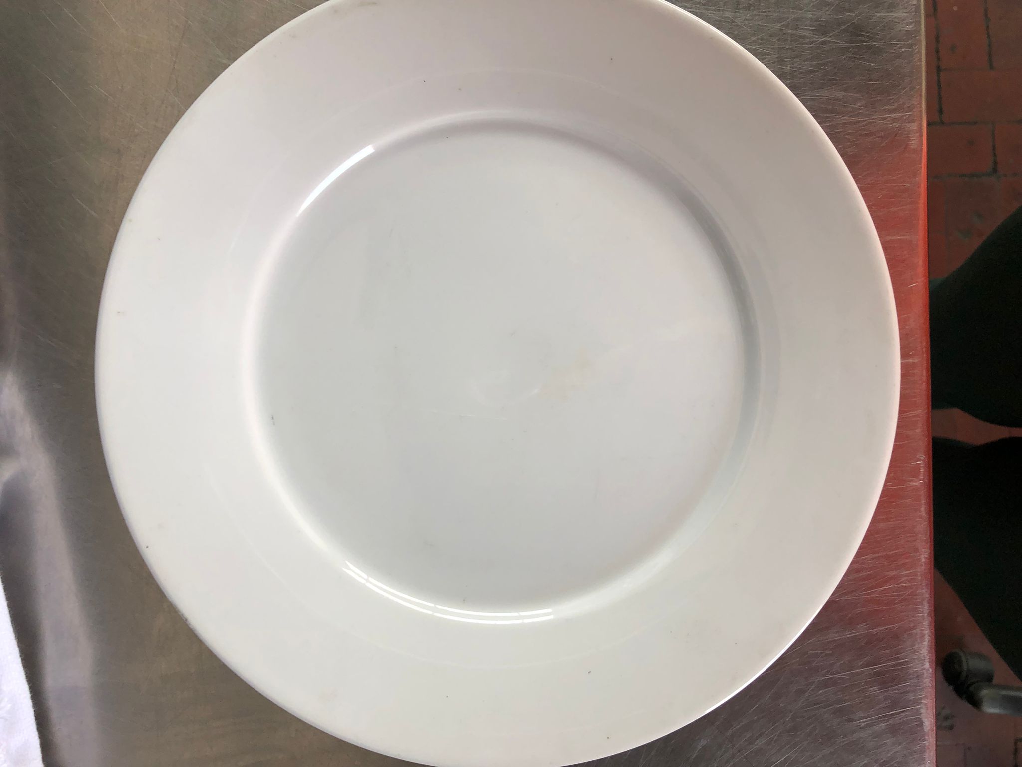 Hotel collection plates best sale