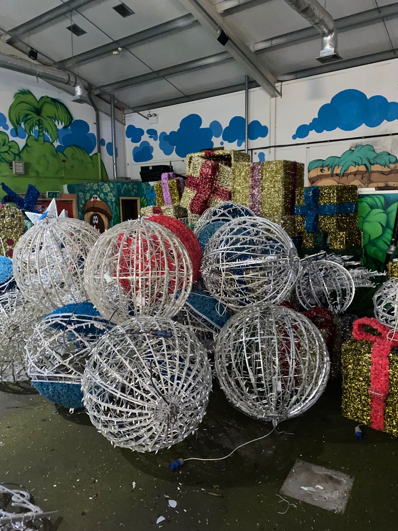 Used outdoor christmas decorations for sale Clearance