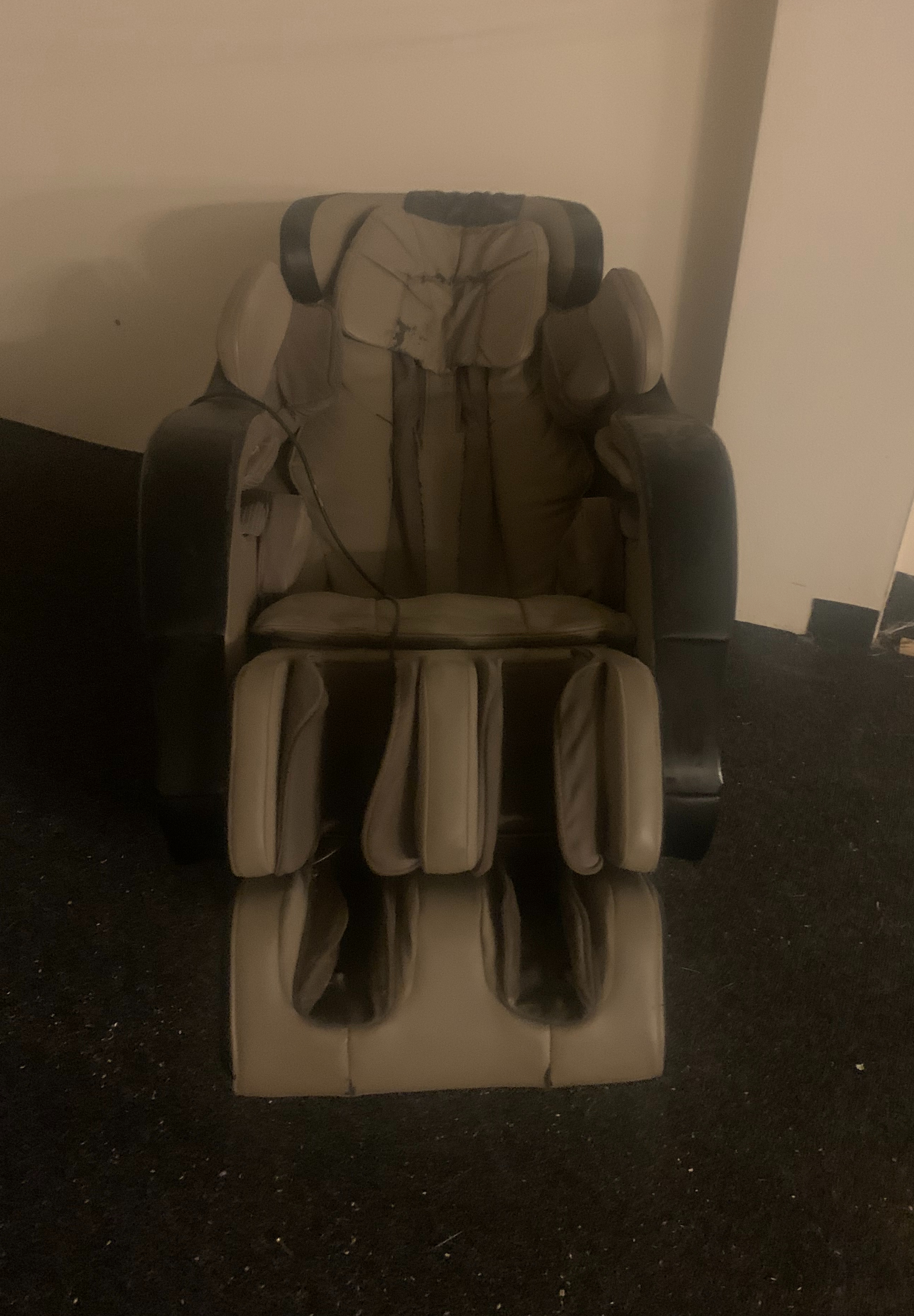 Second hand massage discount chair