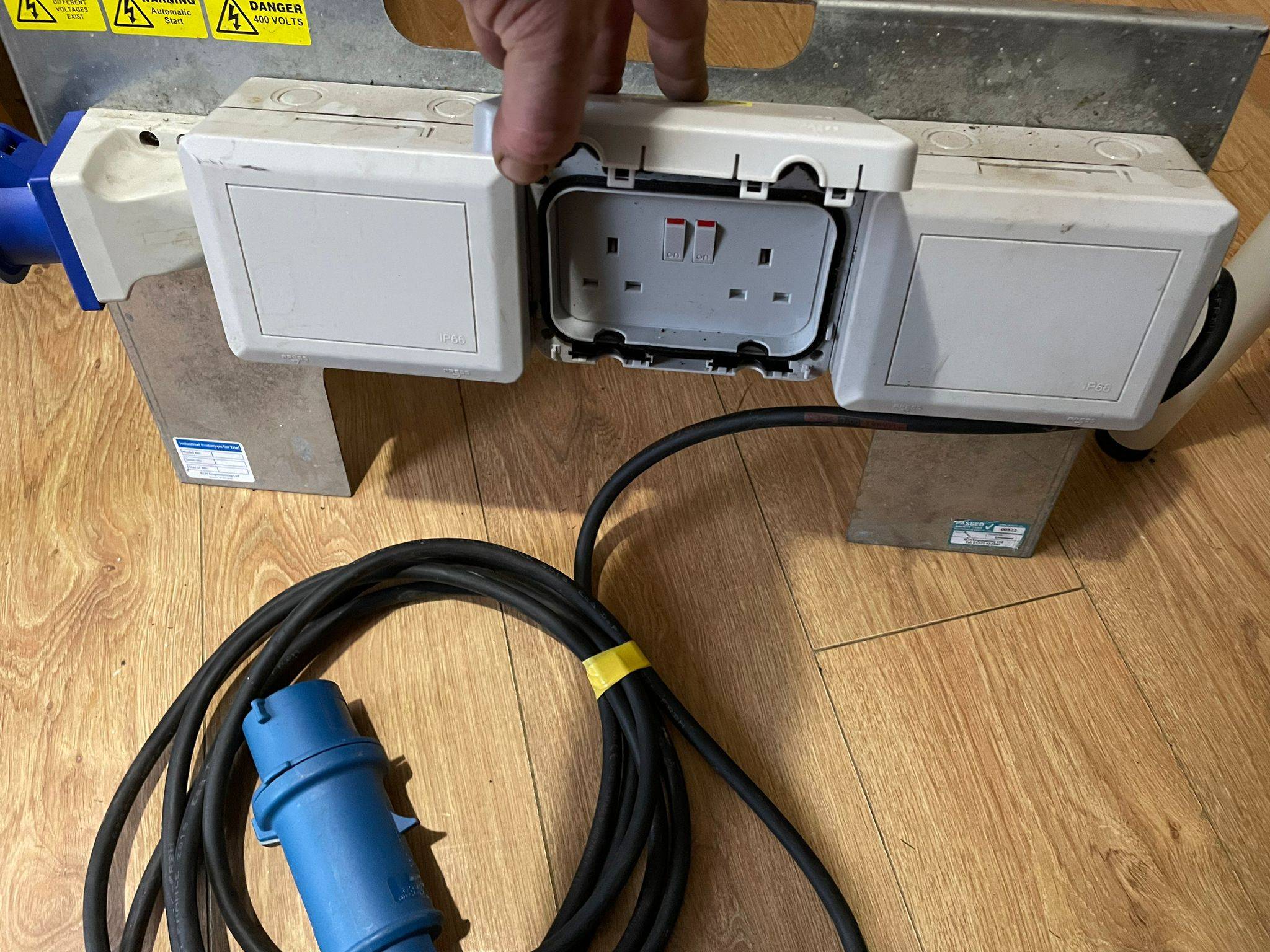 Secondhand Generators | Power Distribution | 32 amp to 6 x 13amp 