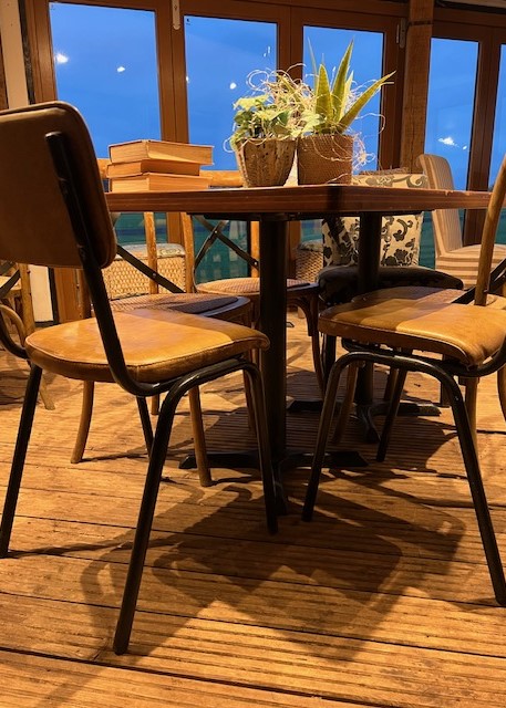 Second hand dining room table and chairs for sale discount