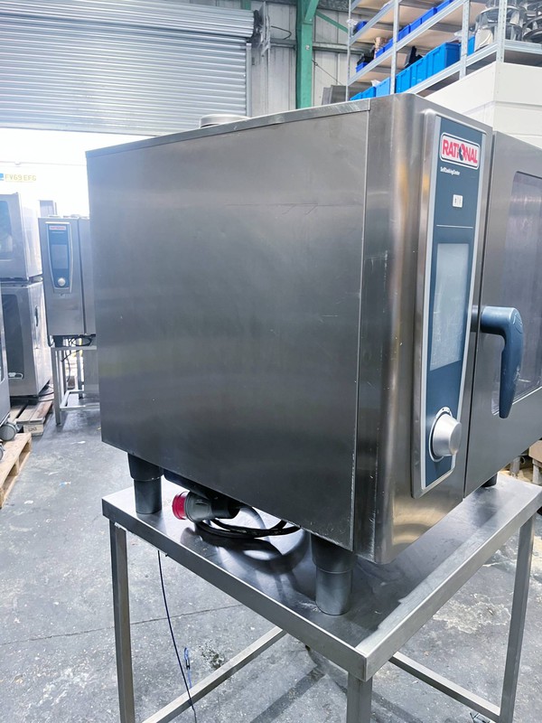 Commercial steam oven