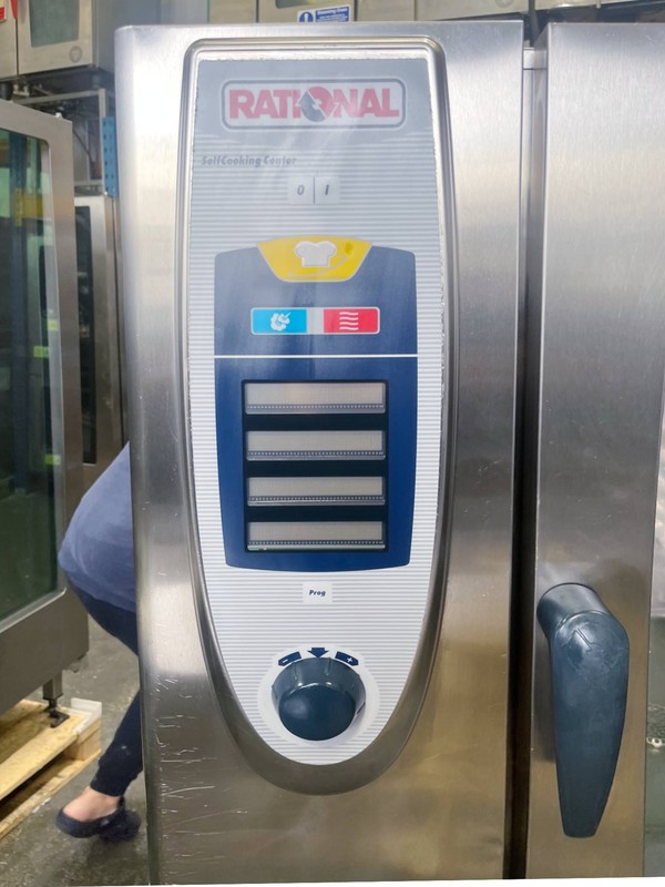 Rational SCC 101 E 10 Grid Combi Oven control panel