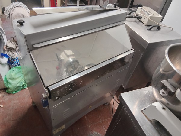 Commercial Bread Slicer