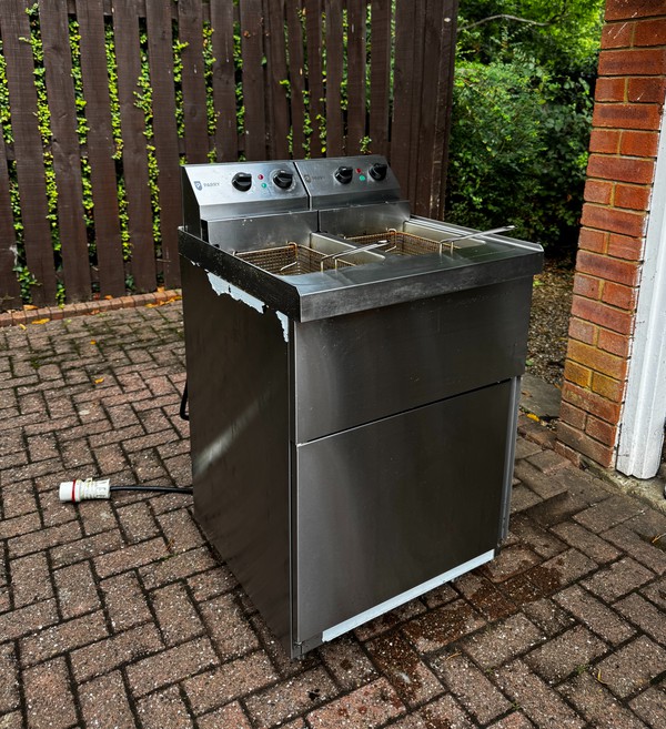 Parry NPDPF6 Twin Tank Fryer For Sale