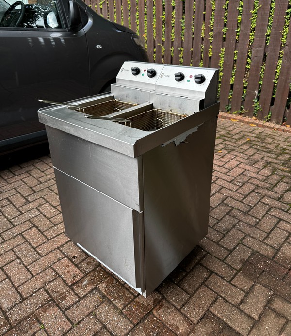 Secondhand Parry NPDPF6 Twin Tank Fryer