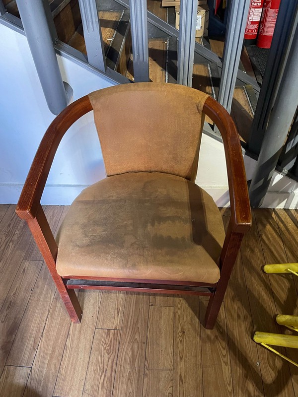 Dining chair with arms