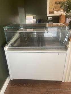 Coreco Serve Over Patisserie Display
