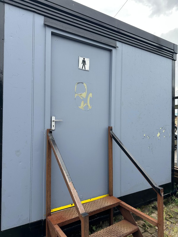 3 + 2 Toilet Trailer