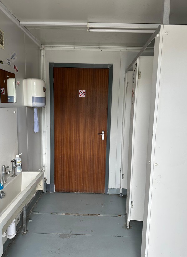 Used 3 + 2 Toilet Trailer