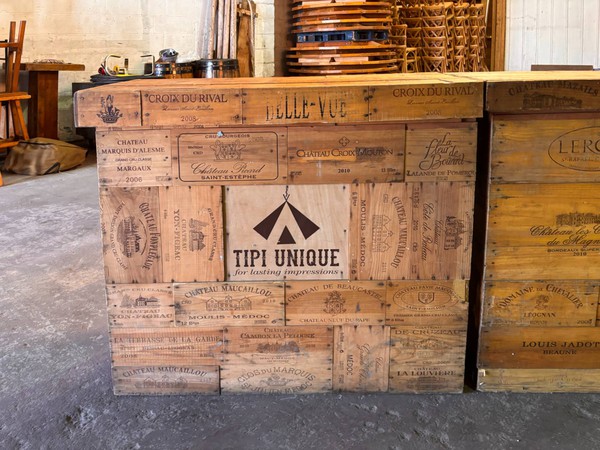 Vintage wine box bar