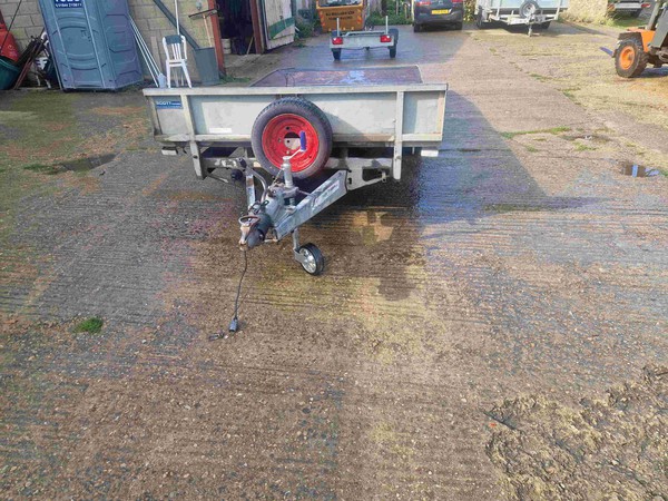 Secondhand Beavertail Trailer