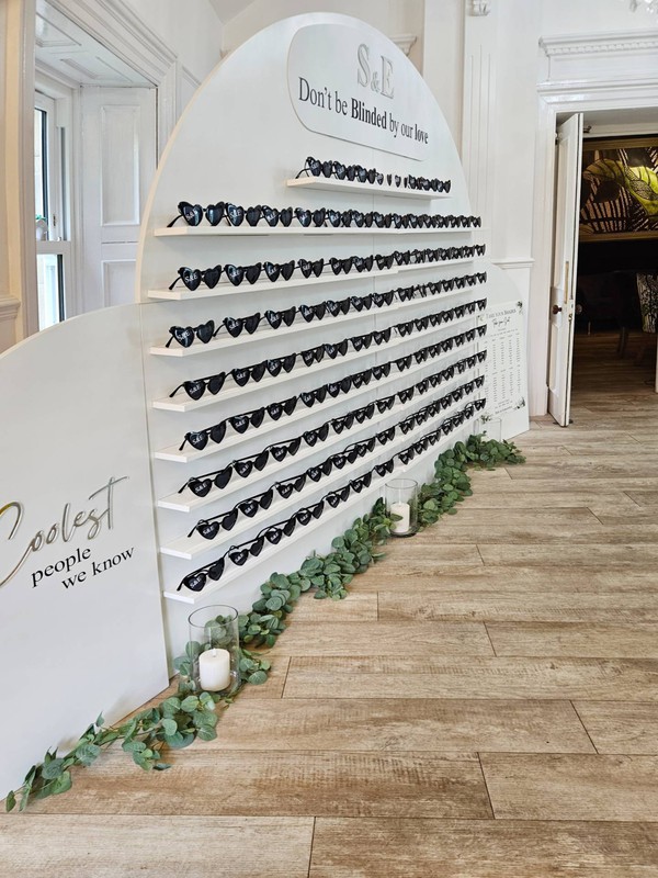 Wedding wall for shots