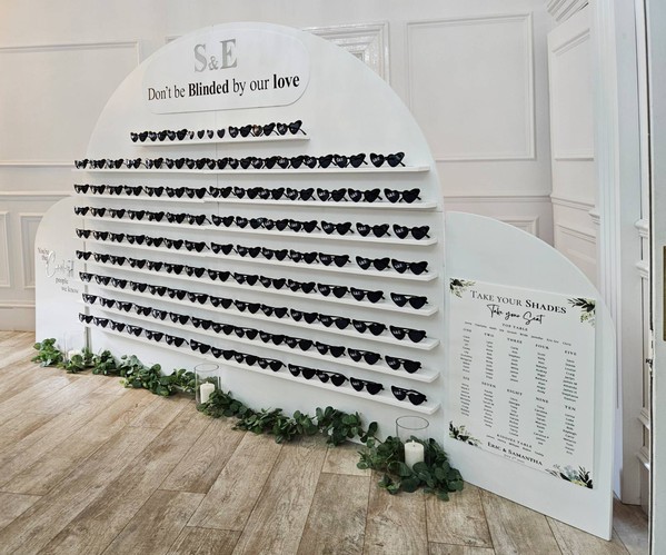 Wedding wall for sunglasses