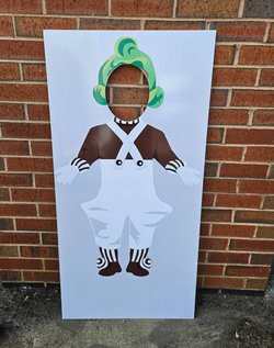 Wonksa peep through   Oompa Loompa