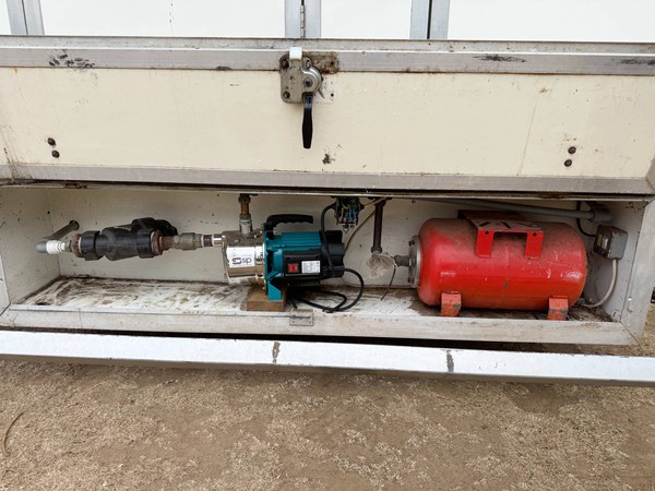 Toilet trailer pump