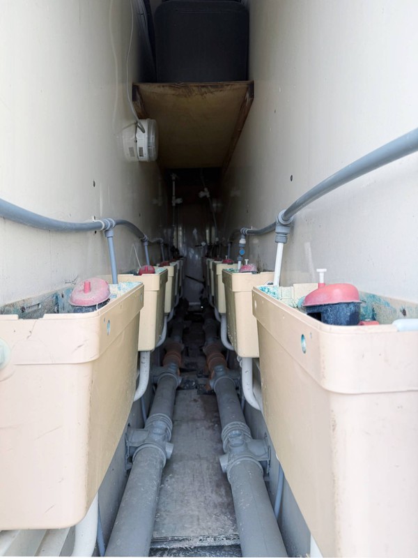 Toilet trailer service corridor
