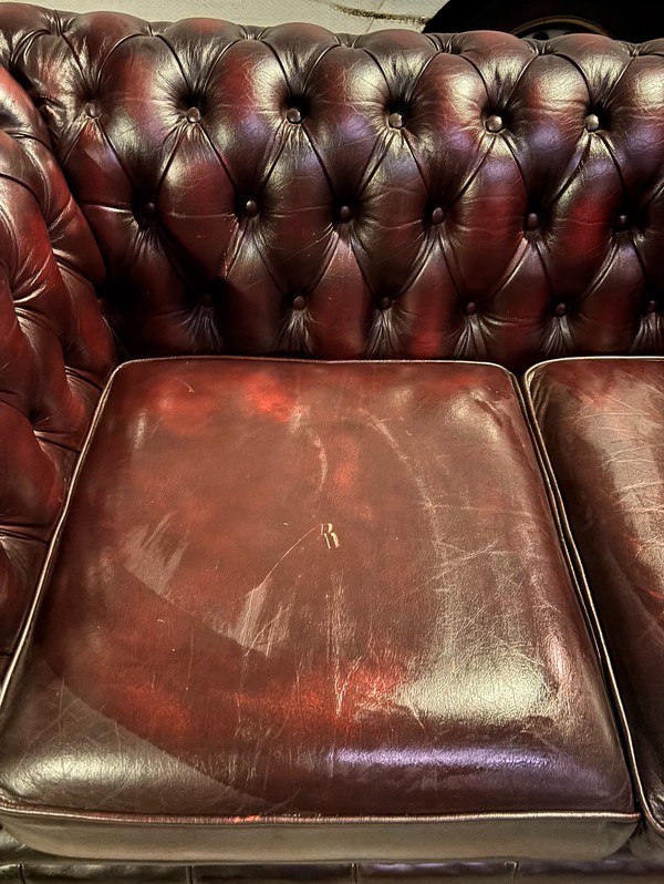 4x Red Leather Sofas