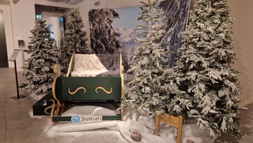 Santa’s Sleigh Christmas Scene Santa’s Sleigh Christmas Scene