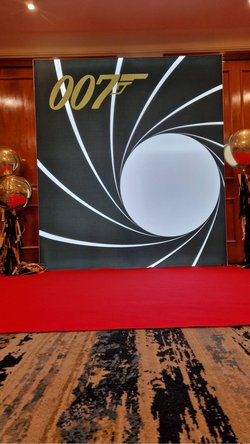 007 / James Bond backdrop