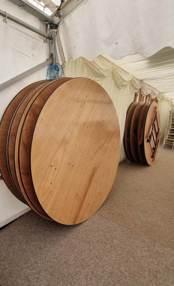 5ft 6 Inch Round Tables For Sale