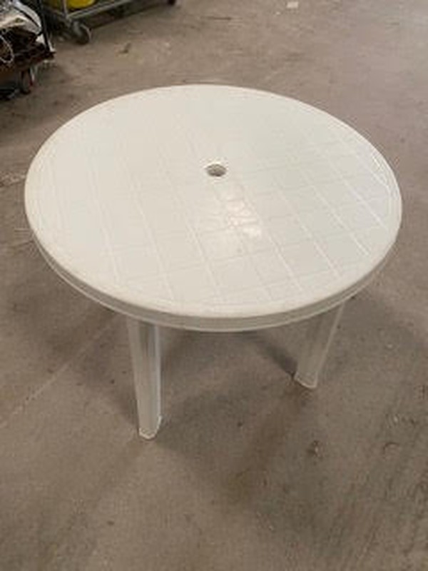 Secondhand Plastic Bistro Tables For Sale