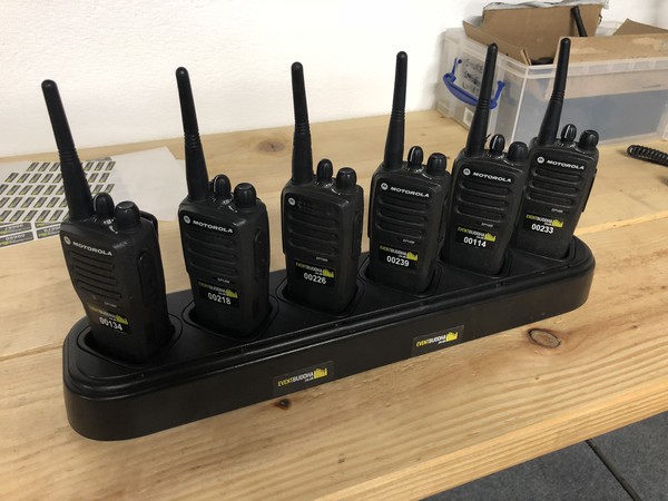 6x Motorola DP1400  UHF Radios & Charger