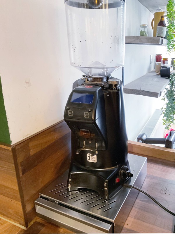 Separate Grinder and coffee waste drawer