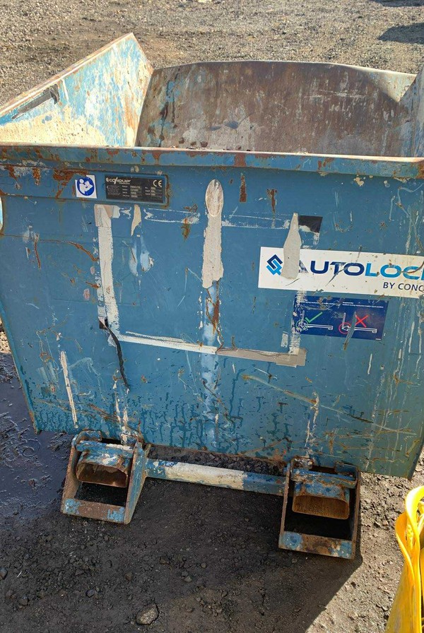 Secondhand 1200L Forklift Skip