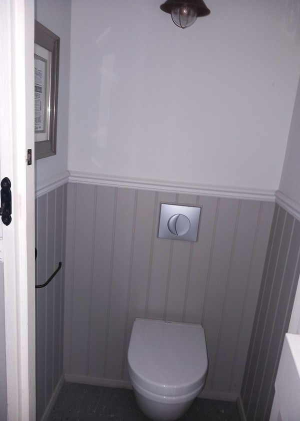 Secondhand Royal Connection Shepherd Hut Toilet For Sale