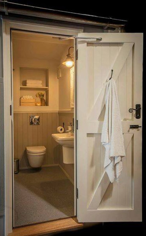 Secondhand Royal Connection Shepherd Hut Toilet For Sale