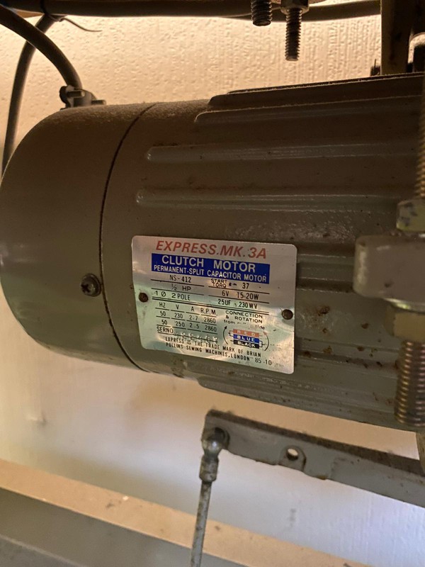 sewing machine with 240v Clutch motor
