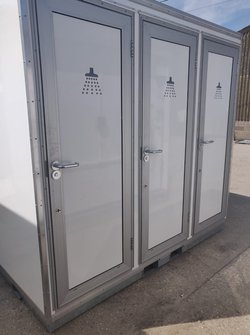 Peagreen 3 Bay Shower Block