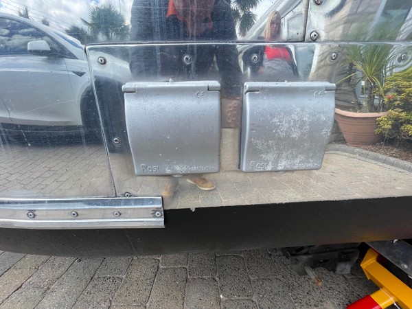 Airstream Land Yacht pollised aluminium