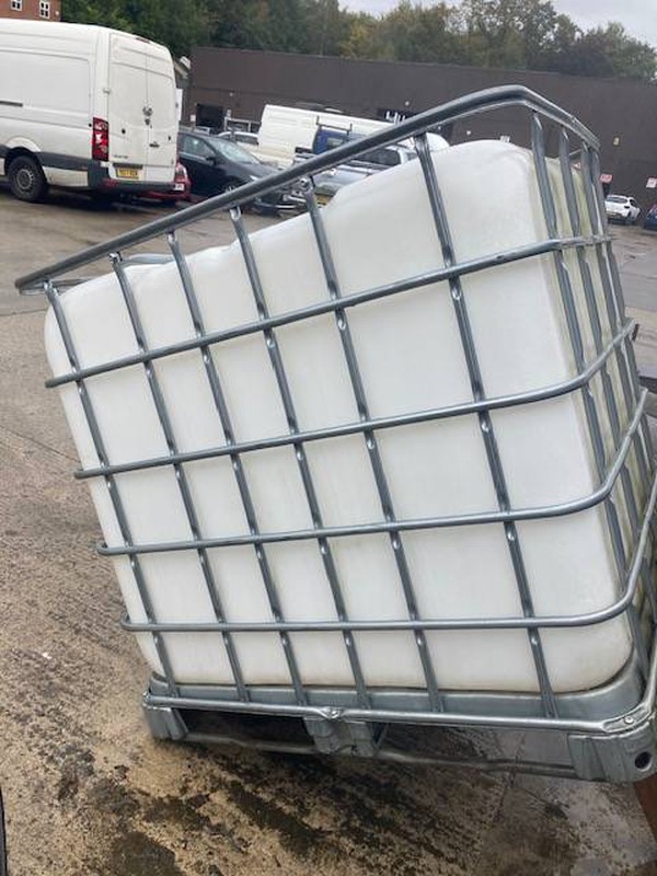 IBC container easy to move around when empty