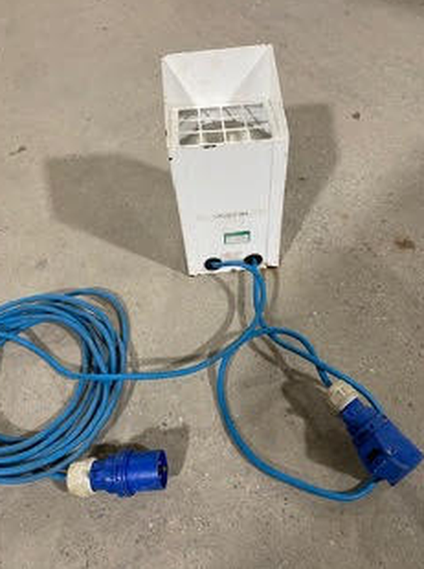 Secondhand Marquee Uplighters