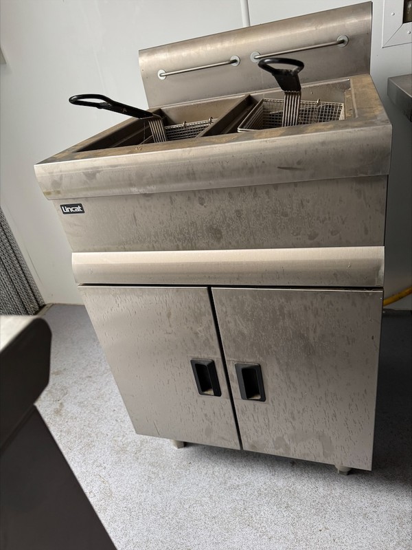 Lincat LPG twin basket fryer