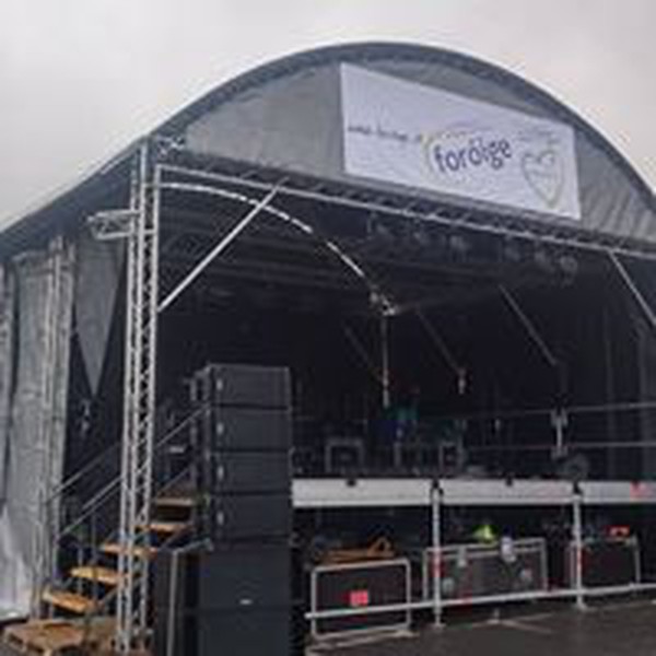 Portable stage roof