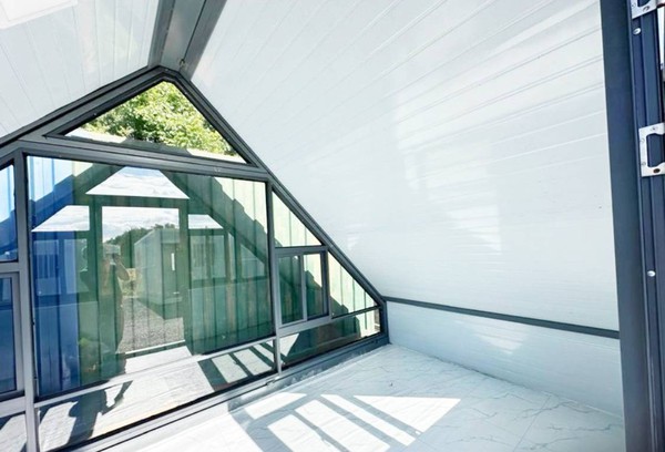 Exhibition stand office pod
