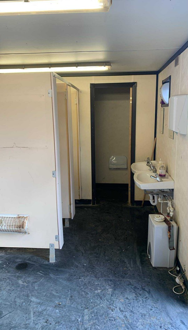 Toilet Black And Shower For Sale