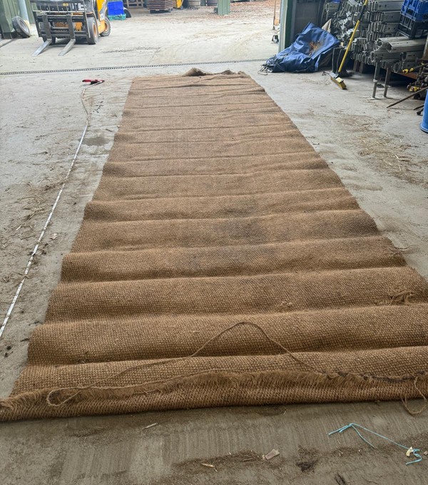 Secondhand Synthetic Natural Matting
