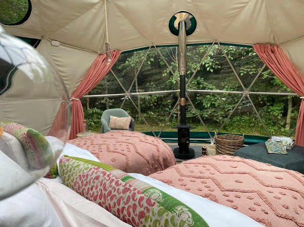 7x Glamping Domes